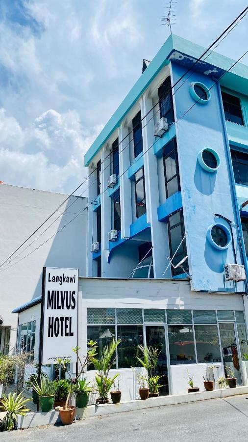 Milvus Hotel Kuah Exteriör bild